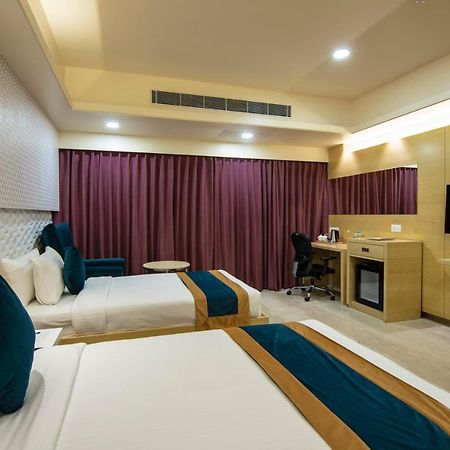 Zion - A Luxurious Hotel Бангалор Экстерьер фото