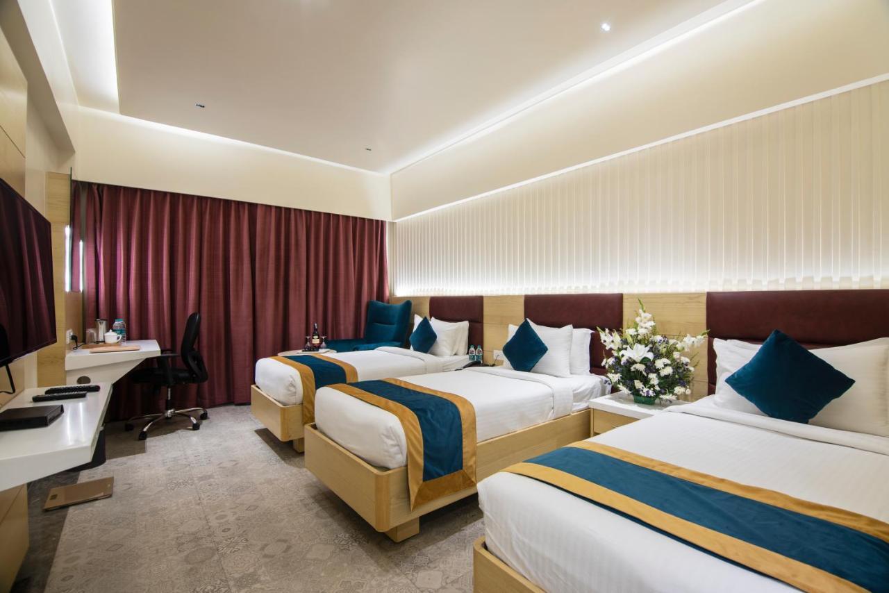 Zion - A Luxurious Hotel Бангалор Экстерьер фото